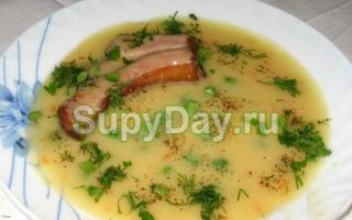 Классический рецепт: гороховый суп с копчеными ребрышками